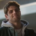 "Bolje da sam sat i po gledala u zid": Nižu se loši komentari za najgledaniju romantičnu dramu na Netfliksu: "Jedino što…