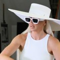 Jelena Karleuša uhvaćena u centru Beograda Fotografija kruži društvenim mrežama, evo sa kim je u društvu