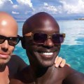 Pevač Deen i njegov partner u Americi proširili porodicu: Objavili srećne vesti: Dogodilo se neočekivano, ali donela nam je…