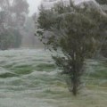 Izgleda kao sneg, a zapravo je nešto od čega ćete se naježiti: Pogledajte prizore u Australiji koji nastaju nakon poplava…