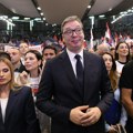 Propala je parada, propale su niske cene, stanovi za mlade… Vučić je u predizbornoj kampanji za neželjene izbore, ali stari…