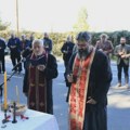 Положени венци код Громовића улаза и споменика Црвеноармејцима, стрељаним Србима и Јеврејима и Плазибат Анти (ФОТО)