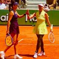 Ana Ivanović se vratila na teniski teren, ali upisala poraz protiv legendarne Martine Hingis