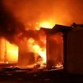 Eksplozije odjekuju Kijevom: Ruski dronovi na mlazni pogon krenuli ka centru grada! Gore parkirani automobili (foto/video)
