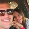 Veljko i Bogdana novom fotografijom pokazali koliko se vole: Kadar iz automobila raznežio sve, a jedan detalj je svima zapao…