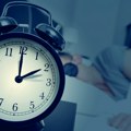 Pomera se sat, a telo trpi posledice: Stručnjaci otkrivaju kako da se što pre prilagodite