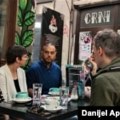 Ambasadorka Nemačke u poseti antifašističkom klubu u Novom Sadu