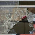 Autobus pun srče, dve devojčice se onesvestile, putnici jauču: Incident u Nišu, popucala stakla na busu