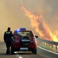 "Izgorela bivša fabrika" Veliki požar u Trilju, vatrogasci se satima borili sa stihijom: Otkriveni mogući uzrok (foto)