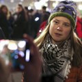 Prst u oko Putinu Svi u šoku jer se lažna ekološkinja Greta pojavila na ovom protestu