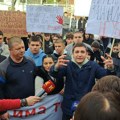 "Koliko koštaju životi naše dece": Jauk čoveka na protestu u Kočanima zbog pogibije ljudi u diskoteci