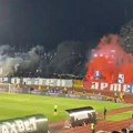 Kakva fešta na jugu! Grobari dimnim bombaba "obojili" celu tribinu - sve je u bojama Partizana i CSKA, pogledajte ovaj…