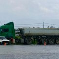 Horor na Ibarskoj: Kamion se zakucao u juga, slika sa lica mesta