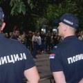 (VIDEO) Smederevac uhapšen pred decom na protestu, pušten da se brani sa slobode
