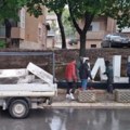 Uklonjen natpis “Volim Kosovsku Mitrovicu” uz prisustvo takozvane kosovske policije (video)