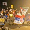Studenti iz Novog Pazara stigli u Mrčajevce, priređen im doček uz vatromet