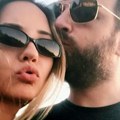 Porodila se žena Skaj Viklera. Pevač dobio dete sa 15 godina mlađom lepoticom: Ona se oglasila iz porodilišta (foto)