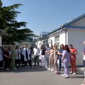 Nastavljen protest zdravstvenih i prosvetnih radnika na KiM zbog hapšenja direktora