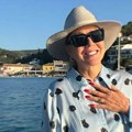 Lepa Brena uživa u društvu bivše ljubavnice našeg pevača: Evo kako se provode na moru, podelile fotografiju