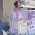 Jecajući je pobegla u spavaćici Bolna priča iz Zemunske bolnice, majka ostavila bebu, zna se i zašto