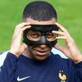Ekstremna desnica u Francuskoj odgovorila Mbapeu da ostane na svom mestu - u fudbalu