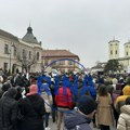 Protest u Čačku: Građani prošetali od Fakulteta tehničkih nauka do centra grada, nije bilo većih incidenata (FOTO)