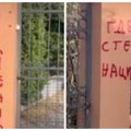 „Ćaci je živ“ i „Gde ste naci“: Ponovo osvanuli grafiti na zidu Jovine gimnazije u Novom Sadu VIDEO