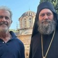 Mel Gibson čeka Vidovdan u Hilandaru! Oskarovac na Svetoj Gori sa igumanom Metodijem