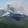 Vulkan Šinmoe u Japanu aktivan posle sedam godina: Izbacuje pepeo 5.500 metara u vazduh