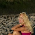 Smršala 40 kilograma, pa pokazala telo: Pevačica posle dva porođaja ima vitku figuru: Skinula se u bikini, komplimenti pljušte…