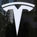 Tesline isporuke porasle za sedam odsto, konkurentski Rivian smanjio ciljeve za 2025.