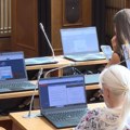 RIK usvojio predlog: Na biračkim mestima biće i stari i novi paravani
