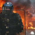 Francuska policija ispalila suzavac na demonstrante koji blokiraju srednje škole, učenici i nastavnici na ulicama