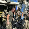 Najmanje 16 ljudi poginulo u ruskom napadu na grad na istoku Ukrajine