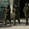 Izraelske trupe upale u menjačnice na Zapadnoj obali: Zaplenjeni milioni dolara