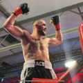 Trijumf i tron: Veljko Ražnatović je ostvario pobedu nokautom u trećoj rundi (foto)