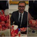 "Vi ste srce i duša našeg naroda" Vučić uz čestitku za Vaskrs pokazao poseban poklon koji je dobio od Srba sa KiM (video)
