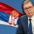 Ovo je zastava časti, zastava hrabrih, zastava slobode! Predsednik Vučić: Braniću je i čuvati, i ponosiću se njom!