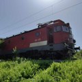 Haos na pružnom prelazu kod Loznice: Sudarili se kamion i lokomotiva, "Srbija kargo" uputila važan apel