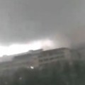 Užasavajuće! Tornado razara sve pred sobom Jedna osoba poginula, desetine povređeno (video)