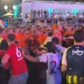 Turcima baš nije prijao poraz: Ružne scene nakon četvrtfinala eura, sveopšta tuča navijača Turske i Holandije (video)