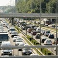 (VIDEO) Sve stoji na ulazu u Beograd: Kilometarskoj koloni ne vidi se kraj