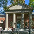 Harvard leglo agitatora: Trampova administacija nastavlja obračun sa najstarijim i najuglednijim univerzitetom u zemlji