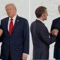 Tramp i Makron obarali ruke: Donald okončao rat na Bliskom istoku, pa uperio prst u kamere (Video)