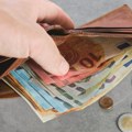 Srednji kurs dinara za evro u ponedeljak 117,38 dinara