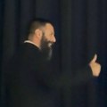 Sveštenik došao da gleda "bare knuckle”: Simpatična scena na spektaklu