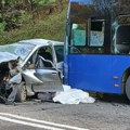 Fatalno preticanje kod Subotice: Automobilom sletela s puta i udarila u kamion, poginula na licu mesta