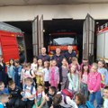Deca škole „Milutin i Draginja Todorović“ družili se sa vatrogascima