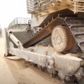 Opaka mašina izraelske vojske Čelična zver gazi sve pred sobom, košta milion evra, a ima posebnu namenu (video)