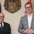 Srbija ostaje posvećenja očuvanju mira i stabilnosti: Vučić se sastao sa lordom Stjuartom Pičom (foto)